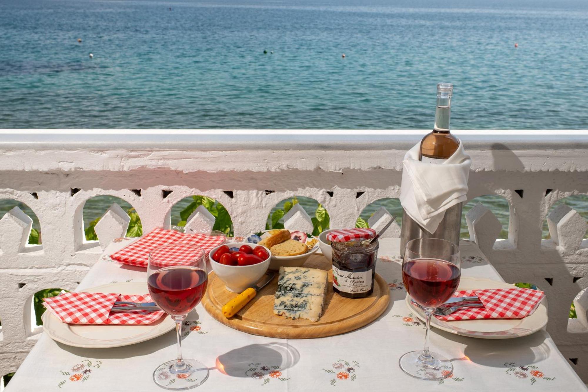 Moukas Seaside Apartments Romantico Селианитика Экстерьер фото