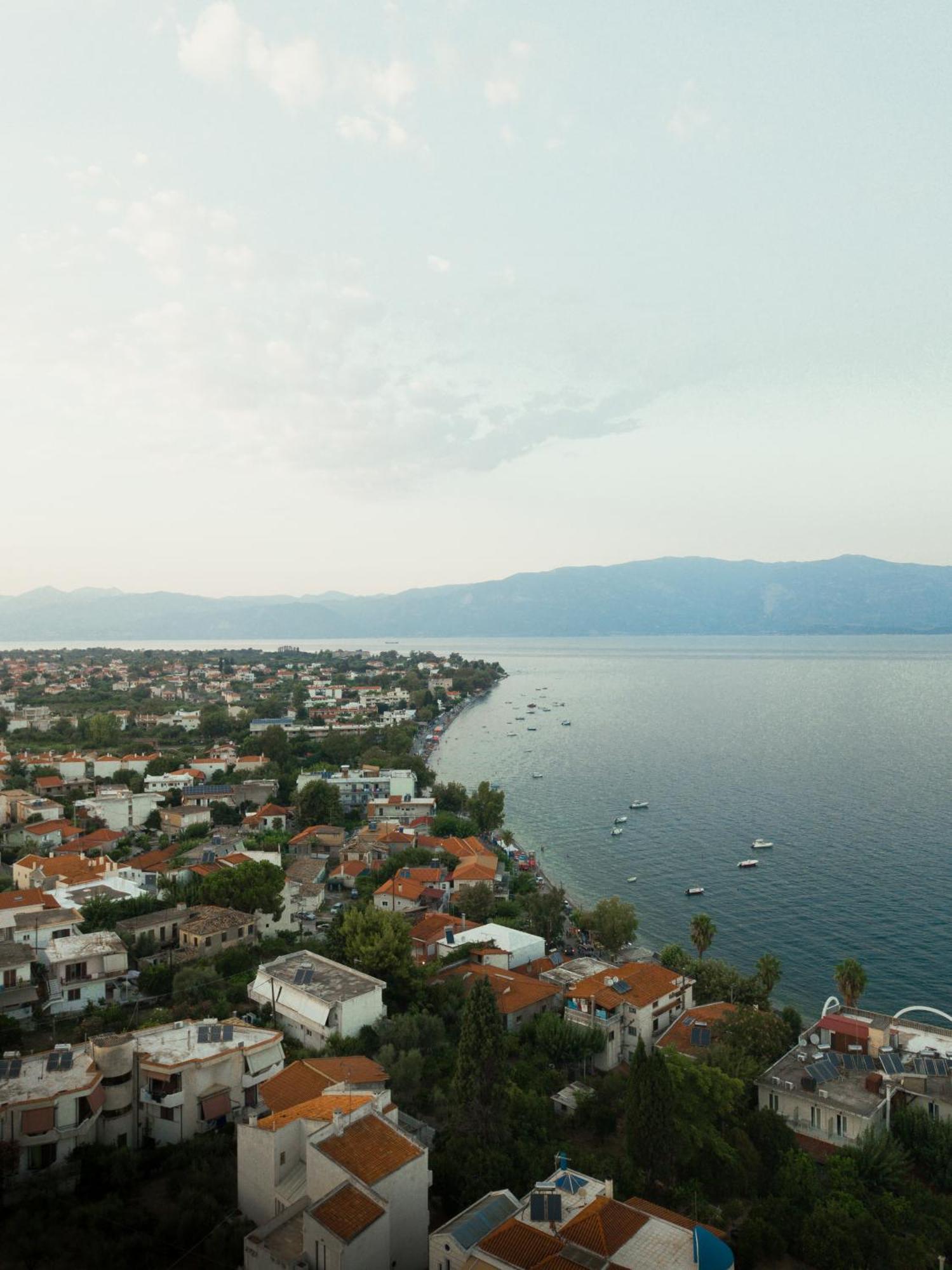 Moukas Seaside Apartments Romantico Селианитика Экстерьер фото